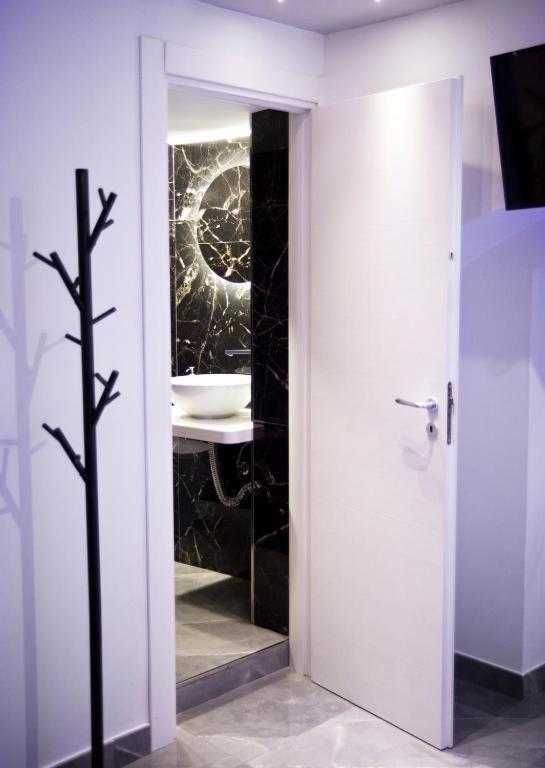 Suite Napoli Sotterranea Con Jacuzzi Екстер'єр фото