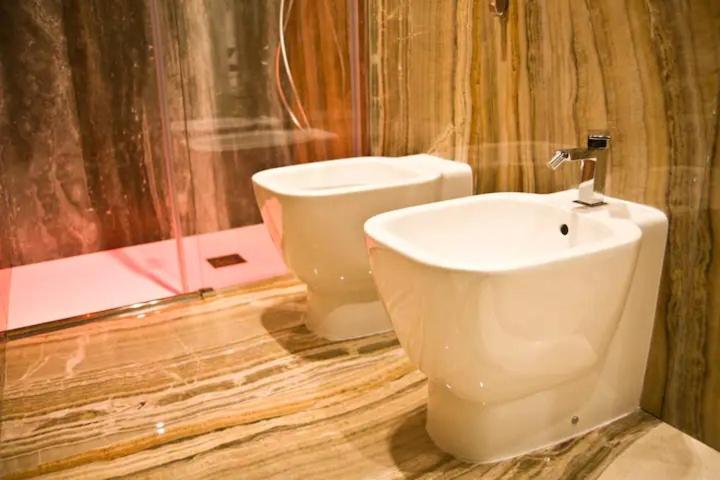 Suite Napoli Sotterranea Con Jacuzzi Екстер'єр фото