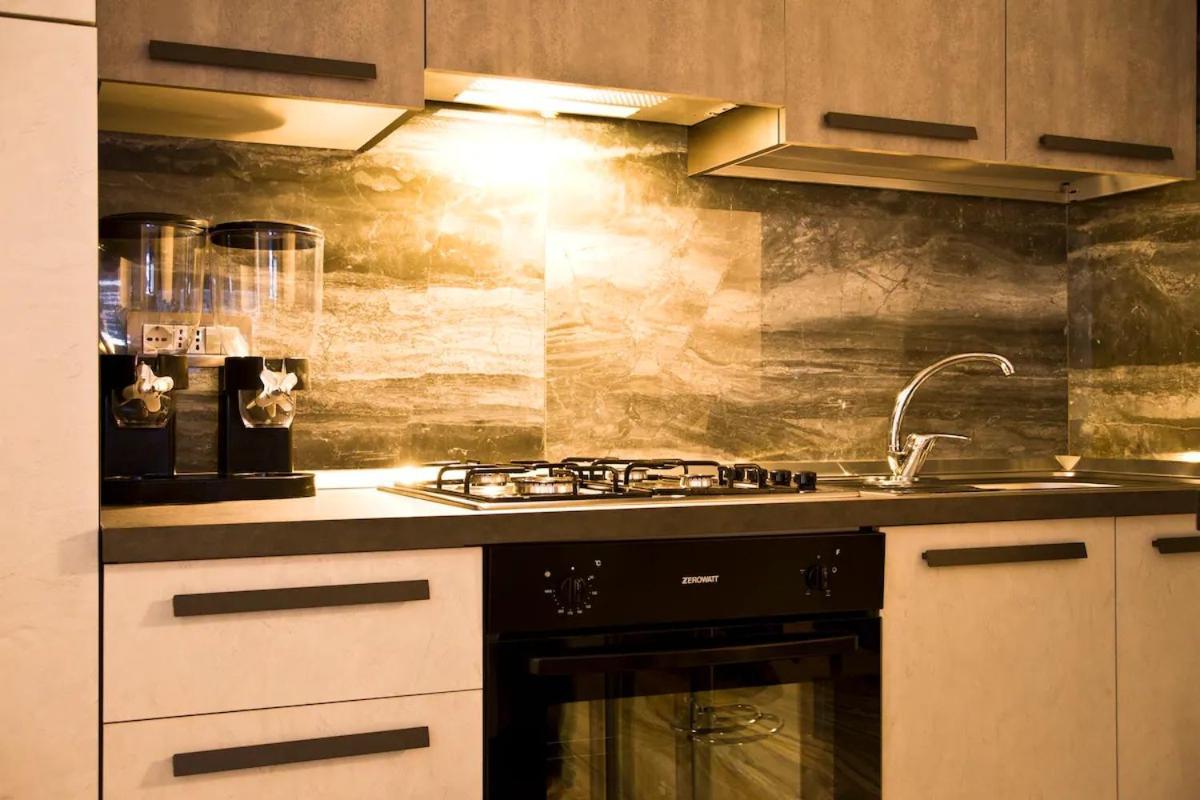 Suite Napoli Sotterranea Con Jacuzzi Екстер'єр фото