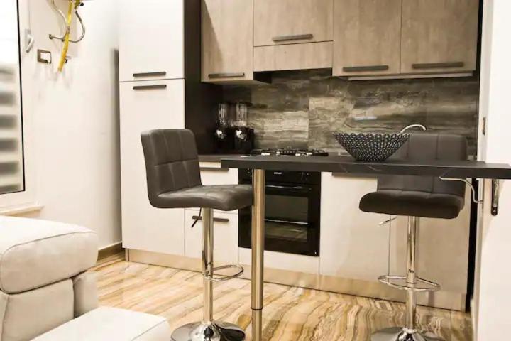 Suite Napoli Sotterranea Con Jacuzzi Екстер'єр фото
